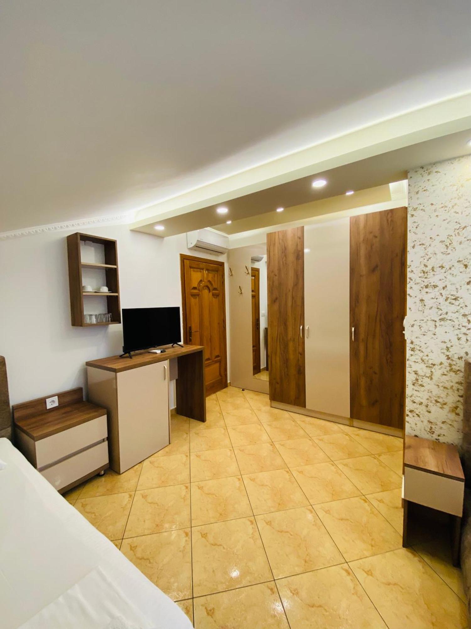 Apart Hotel Llolla Ulcinj Buitenkant foto