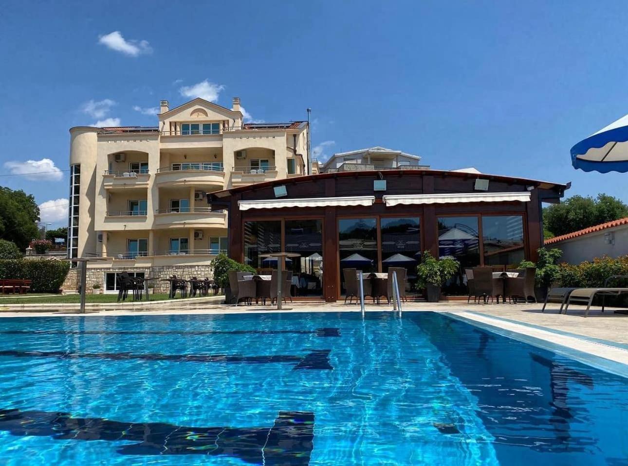 Apart Hotel Llolla Ulcinj Buitenkant foto