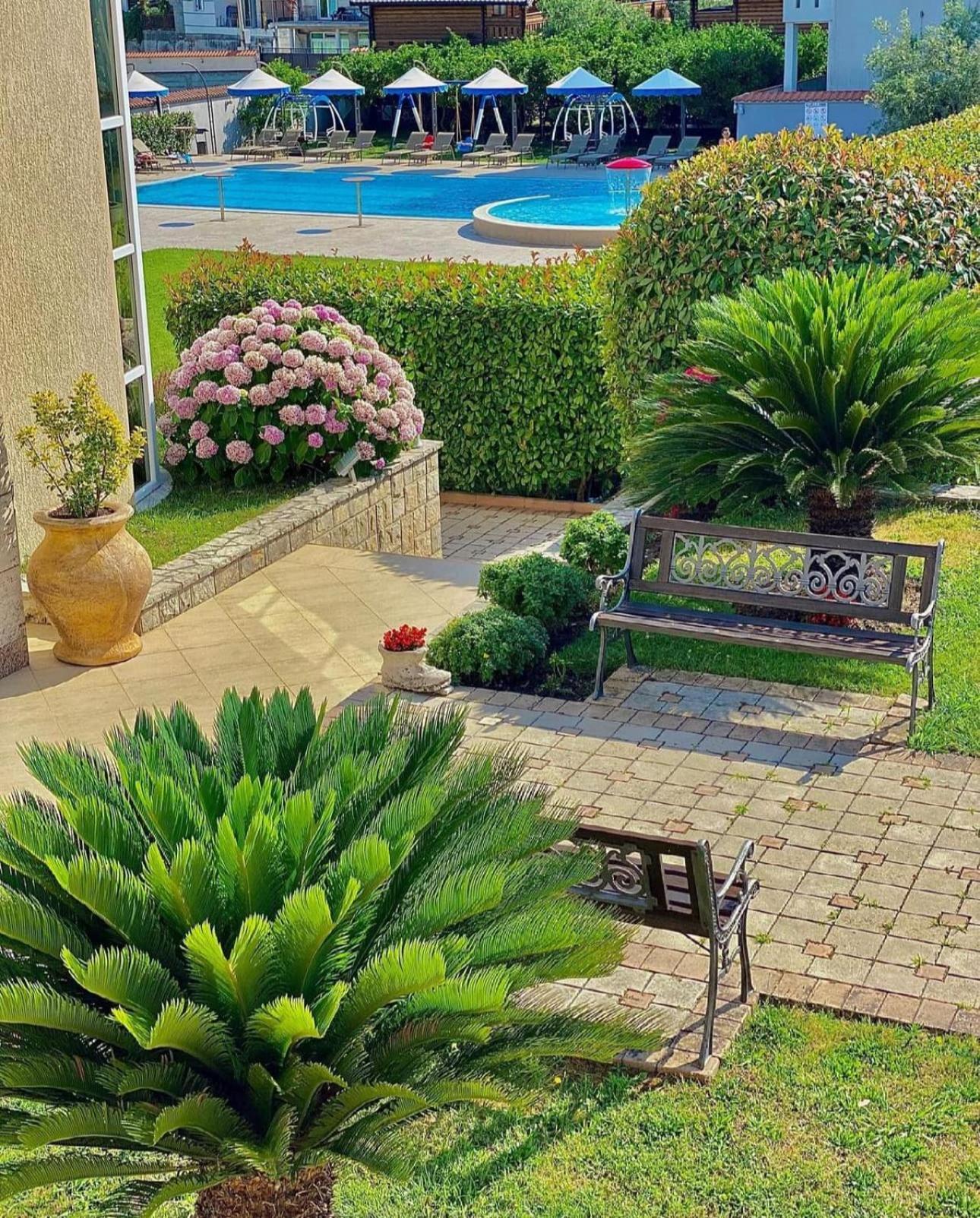Apart Hotel Llolla Ulcinj Buitenkant foto