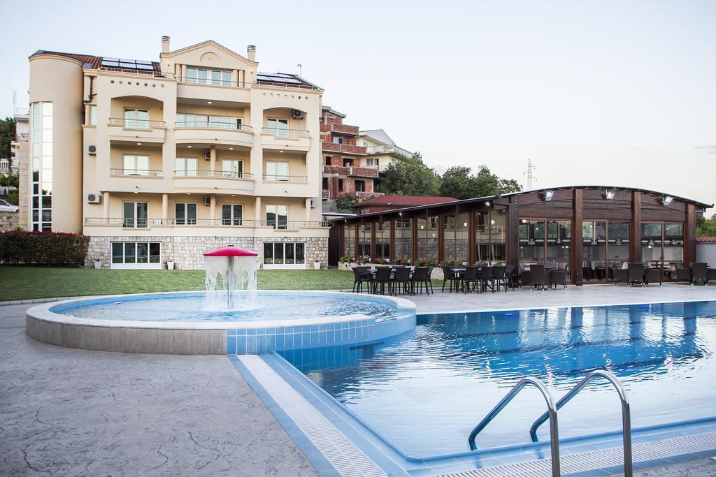 Apart Hotel Llolla Ulcinj Buitenkant foto